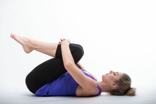 knee hug stretch