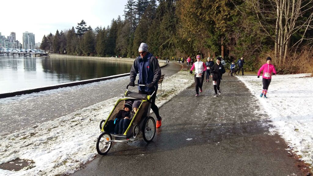 Urban winter trail, Resolution run with stroller, Vancouver