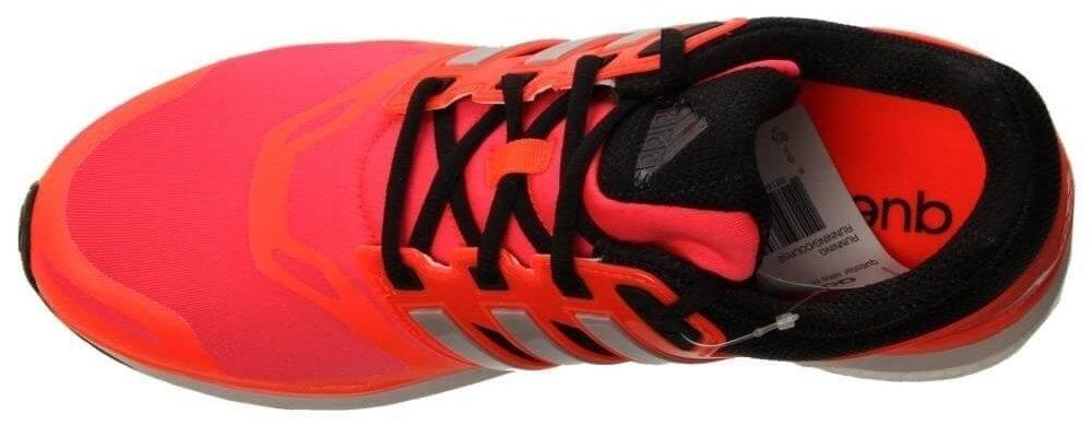 Shiny molded pieces on the sides of the Adidas Questar Boost's upper allows for visibility in low light.
