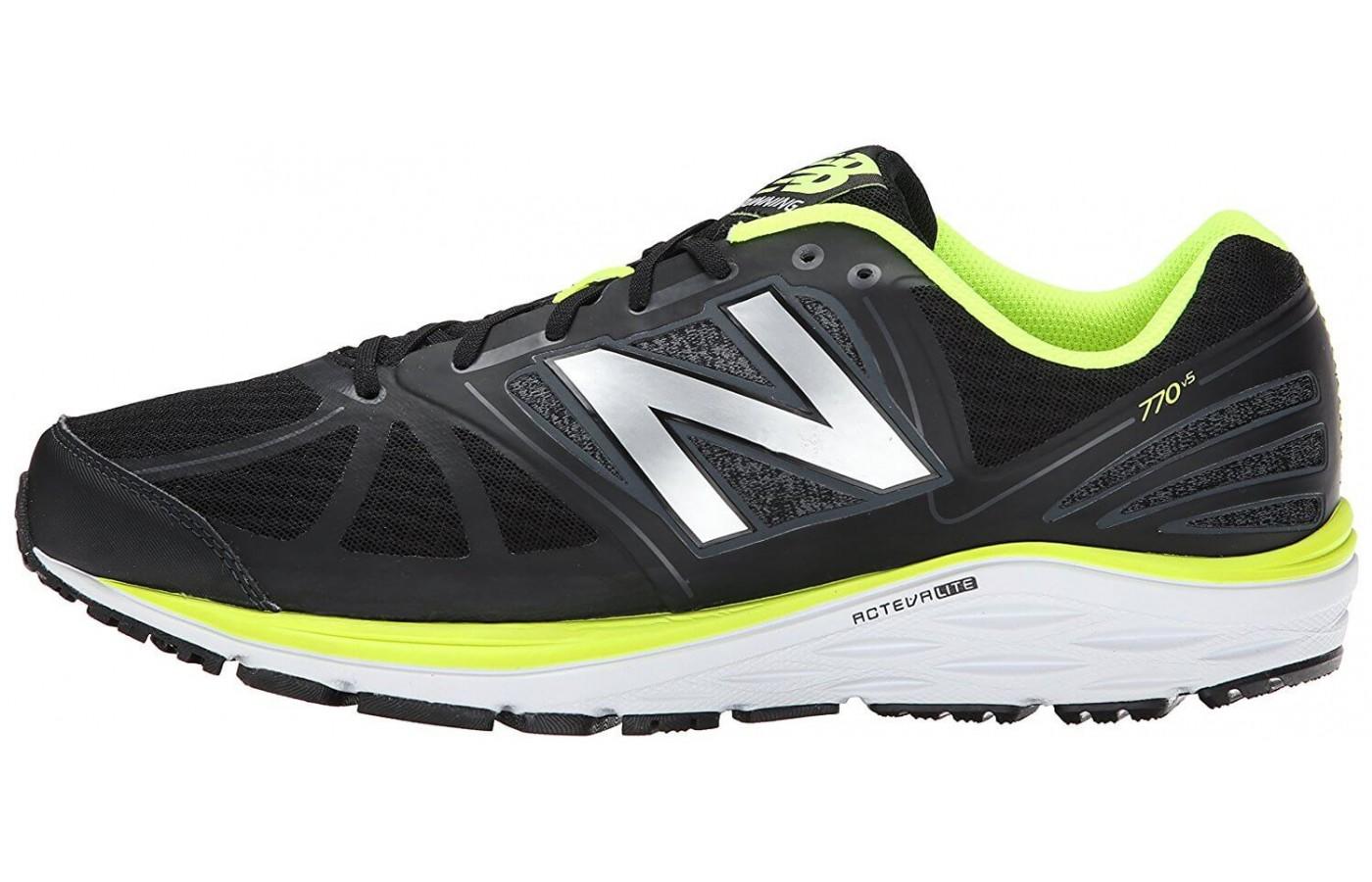 The New Balance 770 v5 features ACTEVA Lite and REVlite foam throughout the midsole.