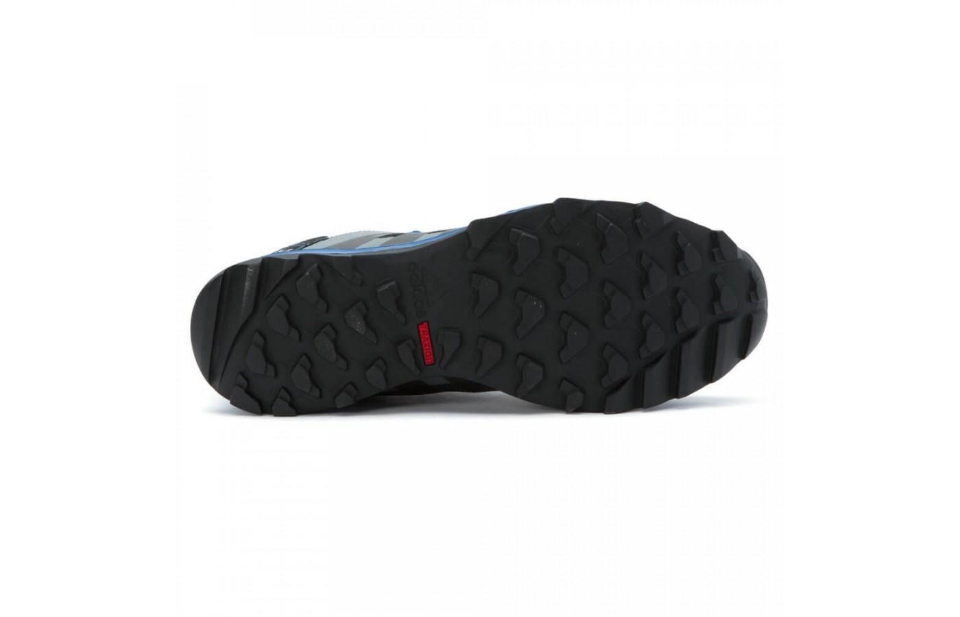 The arrow shaped lugs on the outsole create extra grip for maximum traction 
