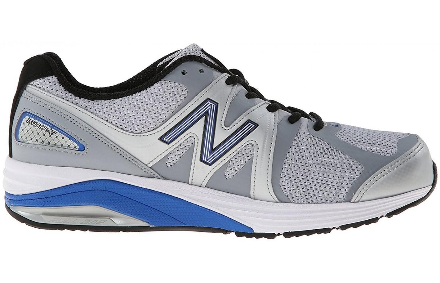 the New Balance 1540 v2's thick midsole gives stability and cushioning