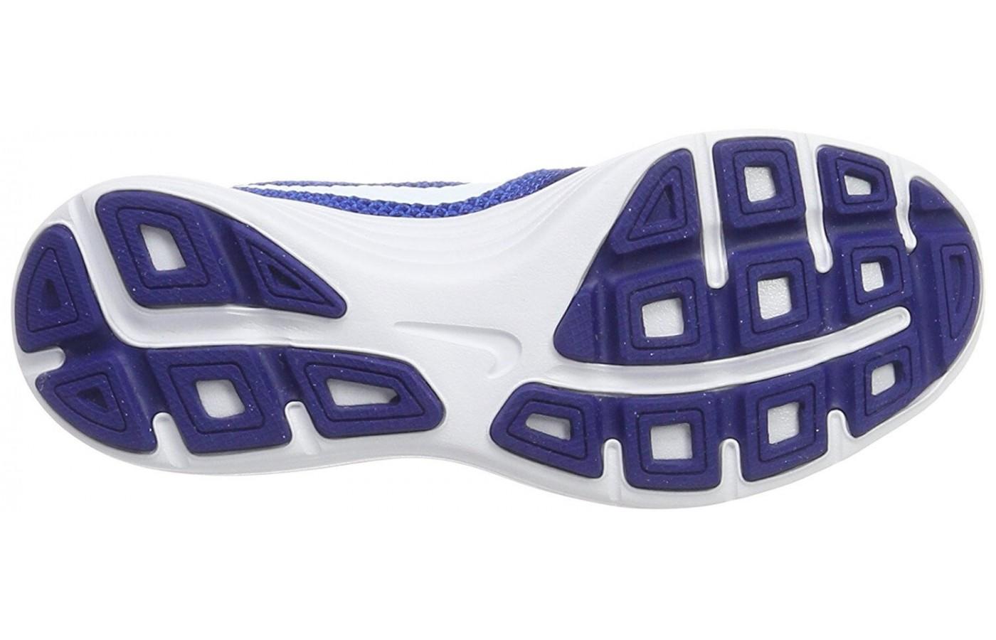 The Nike Revolution 3 has a rubber outsole with Flex Grooves