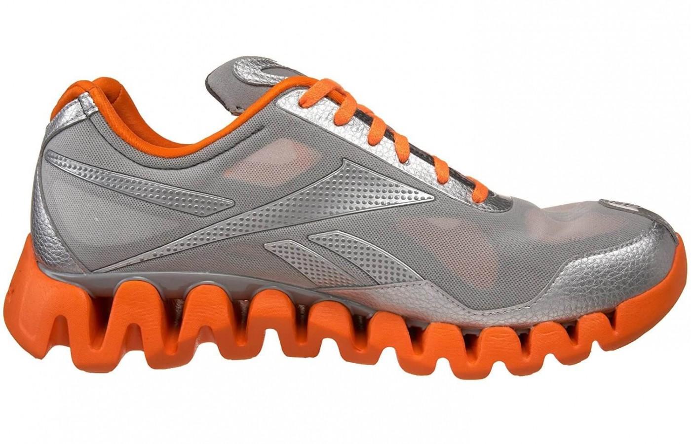 the low-cut profile of the Reebok Zig Pulse allows for maximum motion control and a freedom of movement