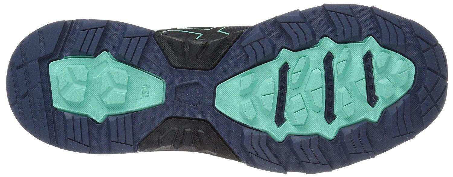 Evenly spaced lugs on the outsole provide excellent traction.