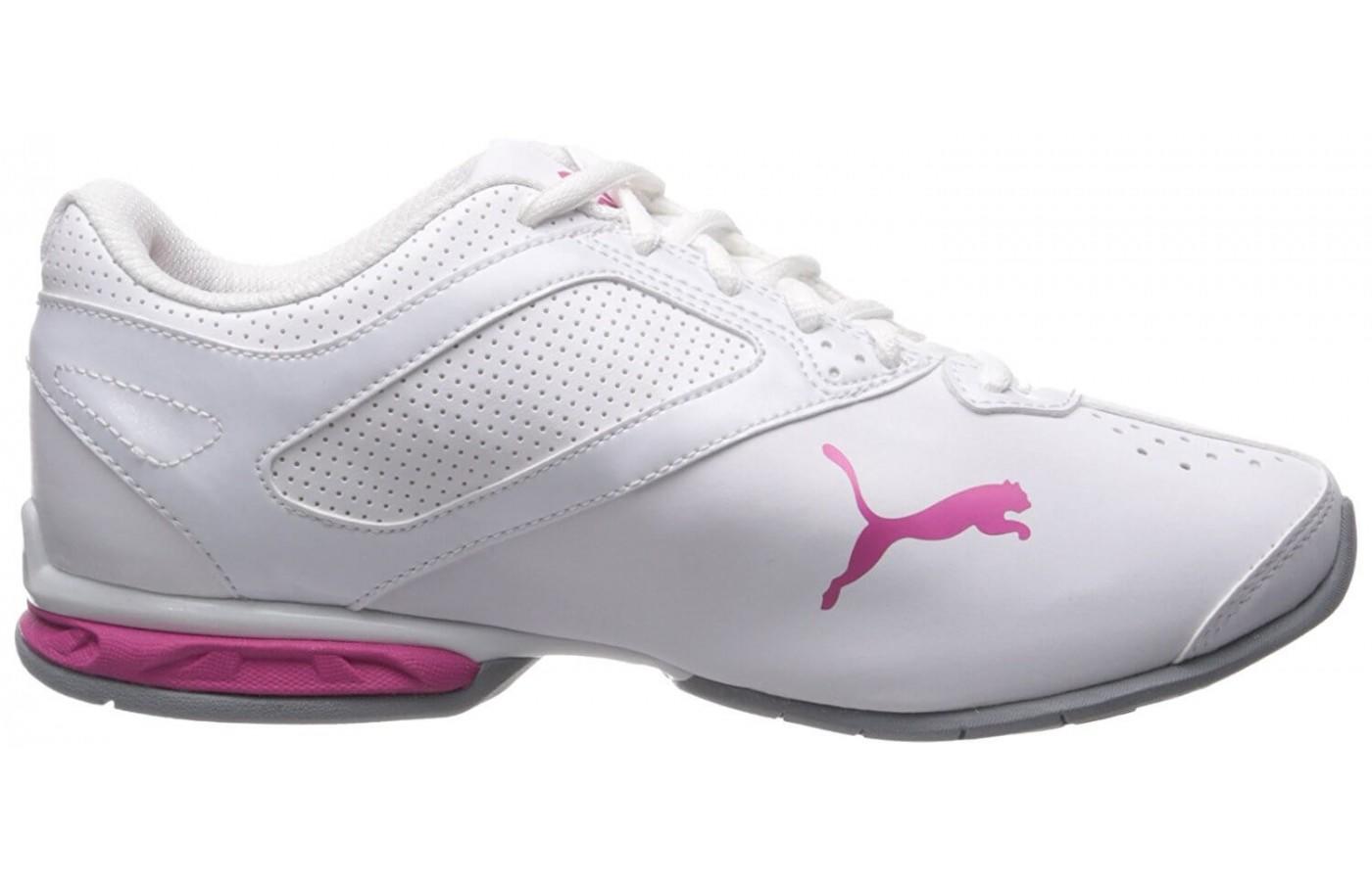 here is a look at the women's Tazon 6 in white