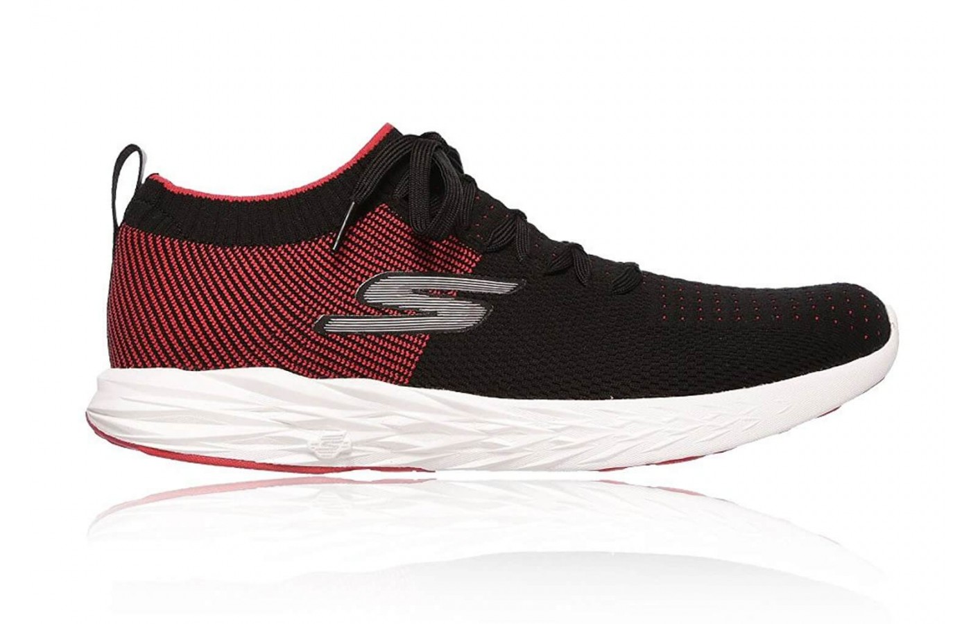 The Skechers GoRun 6 features reflective detailing