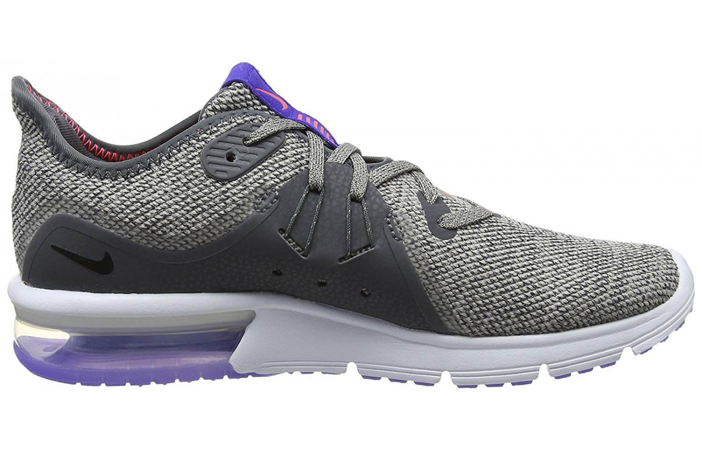 The Air Max Sequent 3 features a Phylon midsole with an Air Max Unit