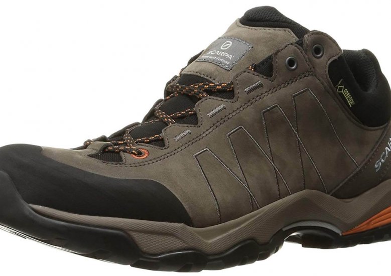 The Scarpa Moraine Plus GTX gives a comfortable waterproof wear that completely protects the hiker.
