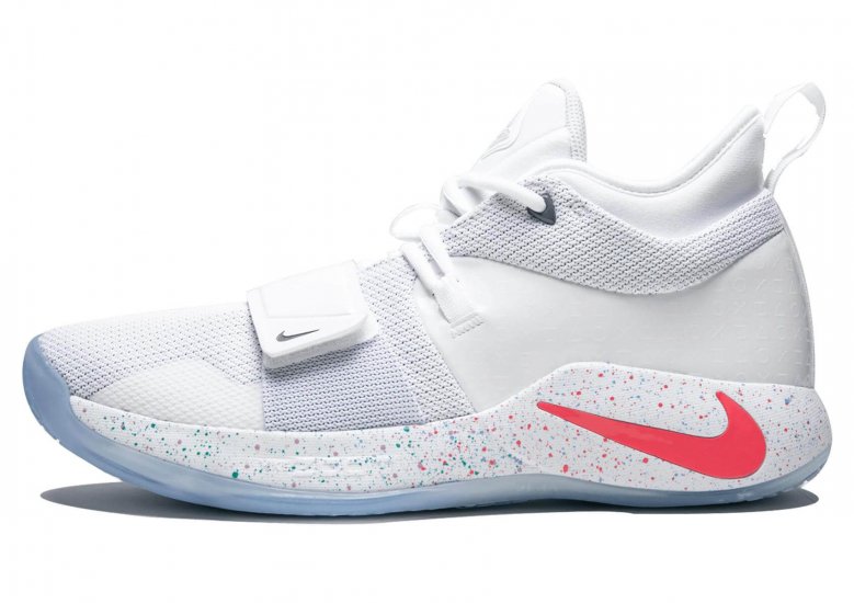 An in depth review of the PlayStation x Nike PG 2.5 basketball shoe.
