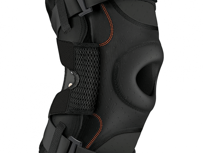 Hinged Knee Brace: Shock Doctor Maximum Support Compression Knee Brace