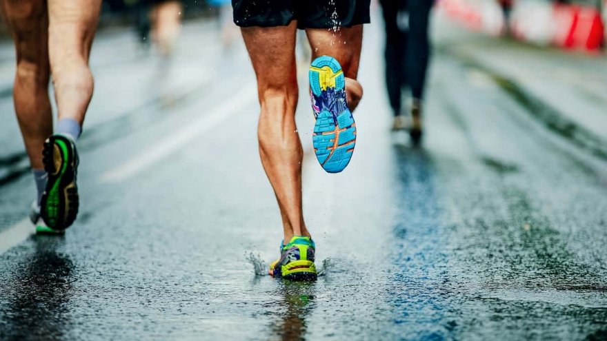 The Pros & Cons Of Waterproof Running Shoes