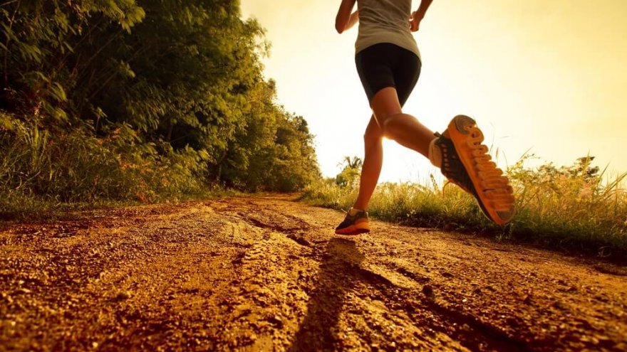 how to train for long distance running