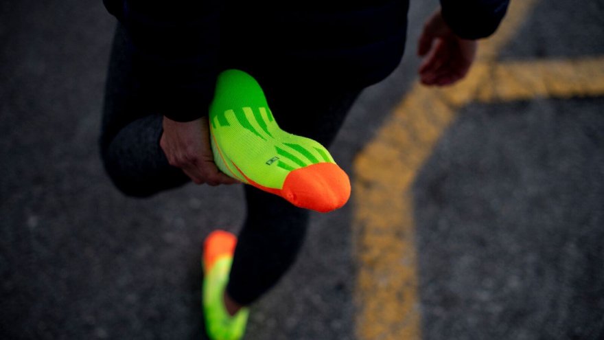 How to Pick The Right Athletic Socks If You're a Runner