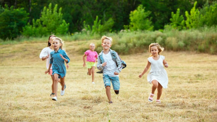 7 Fun Running Games that Spice Up Your Training With Friends & Kids
