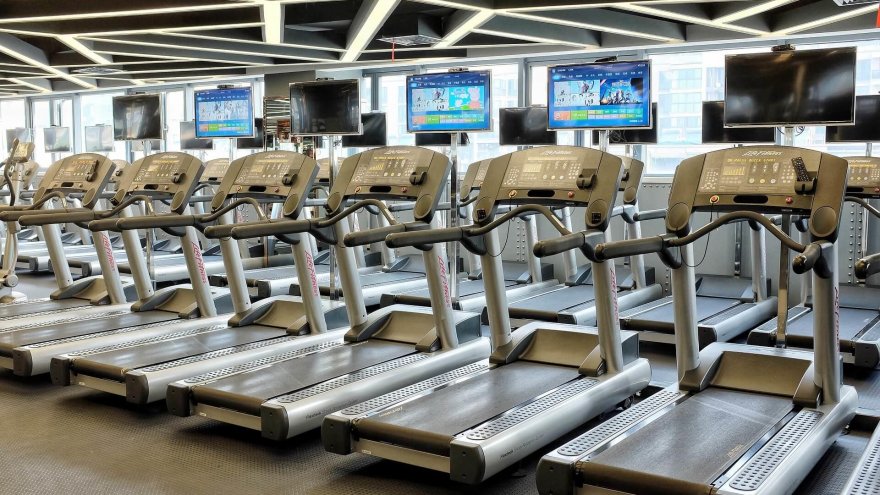 here are some things to consider when running on a treadmill