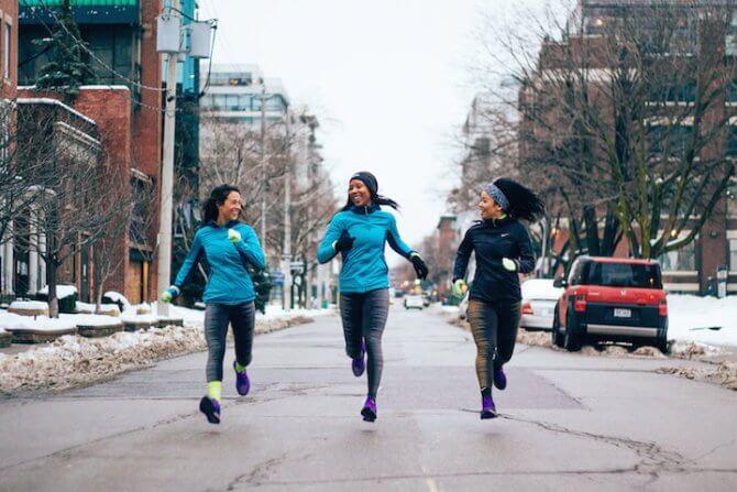 female-runners-winter