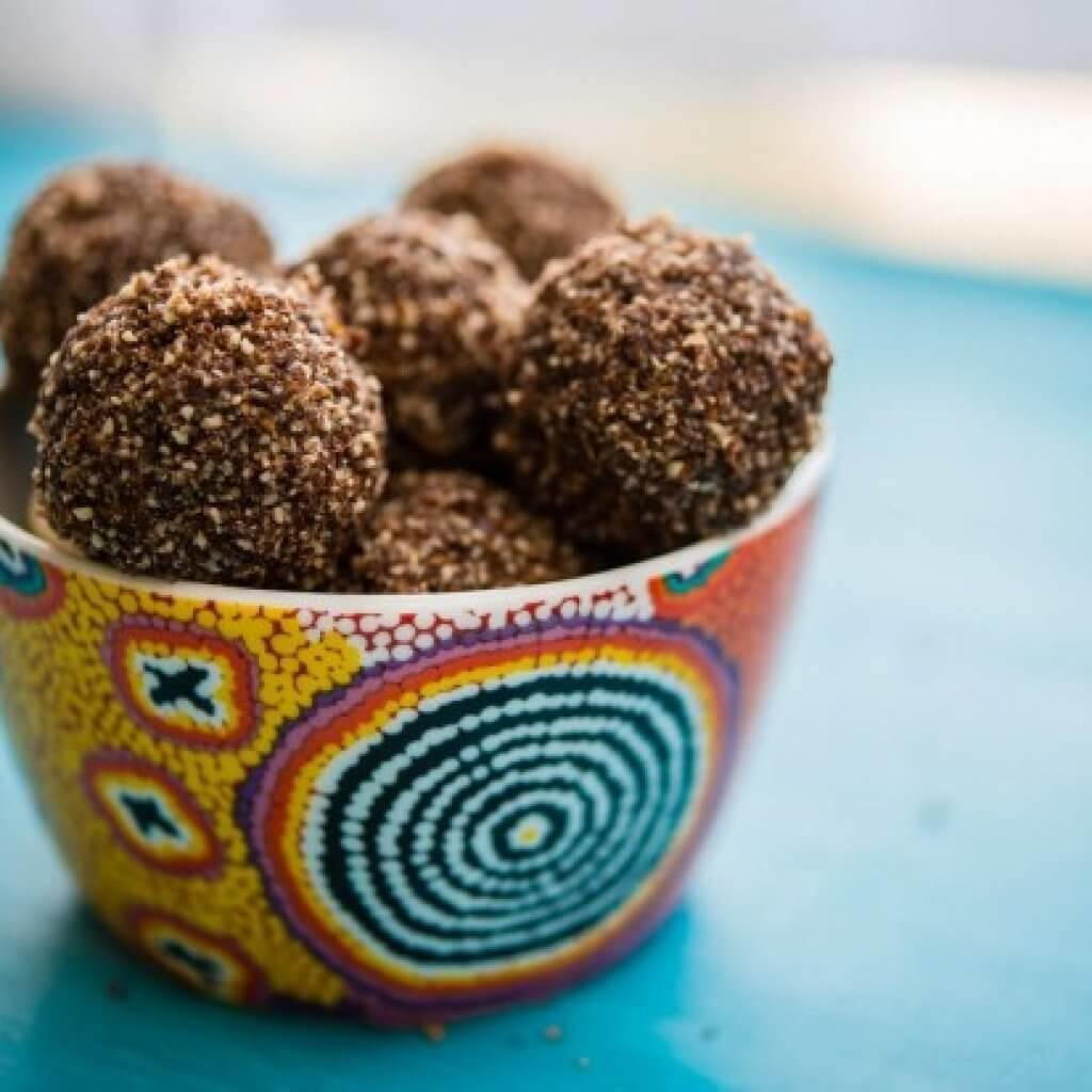 cocolate-date-protein-balls-by-amazing-almonds